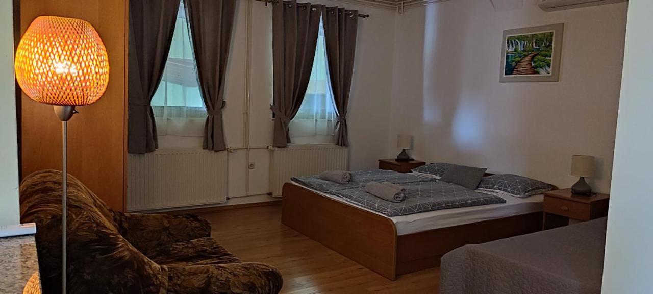 Apartments Vidos Dreznik Grad Exterior photo