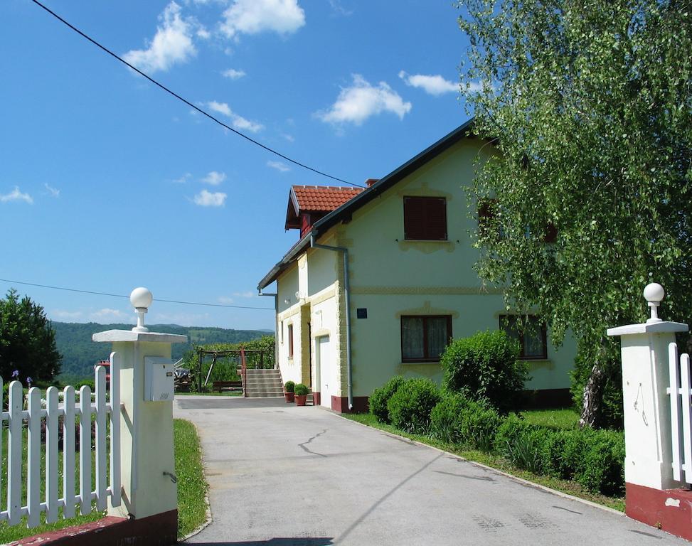 Apartments Vidos Dreznik Grad Room photo